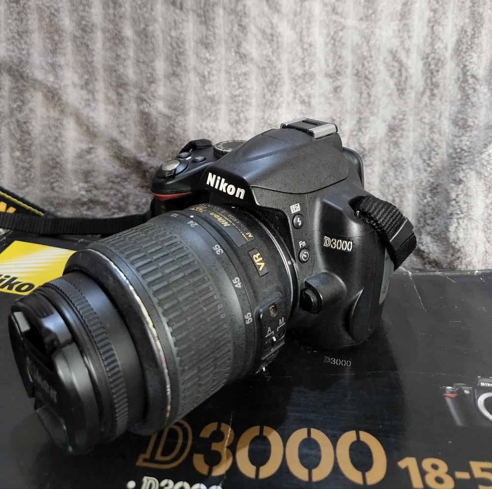 Nikon Camera D3000
